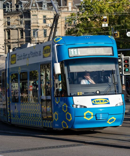 Die Schweiz fährt auf IKEA-Treuepunkte ab - am liebsten im Tram